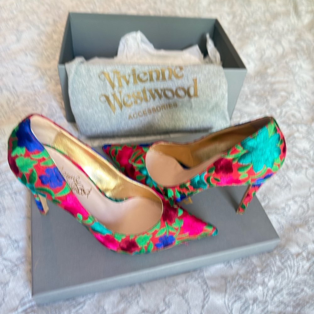 Vivienne Westwood Levitate Court Pumps